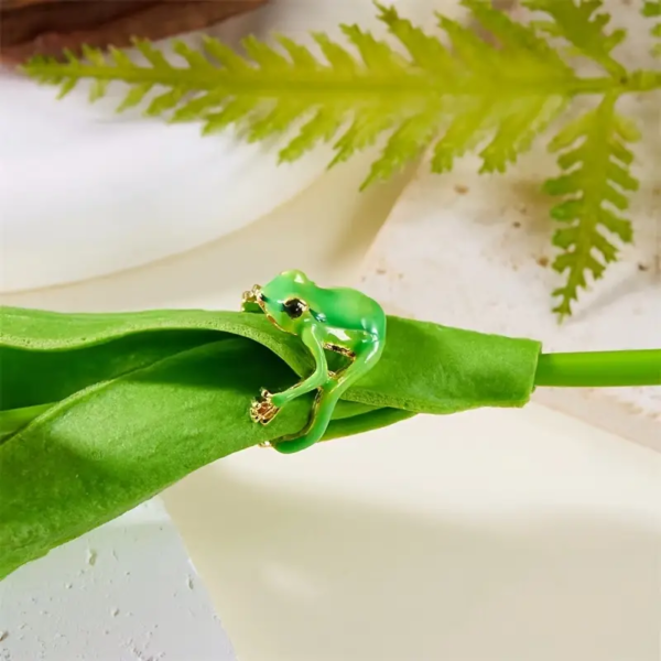 frog rings green