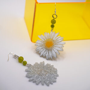 sparkly daisy earrings